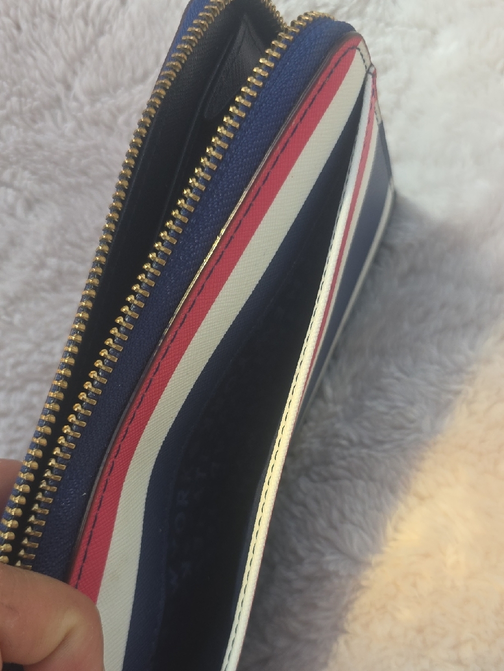 kate spade Zip Wallet - Picture 5 of 5
